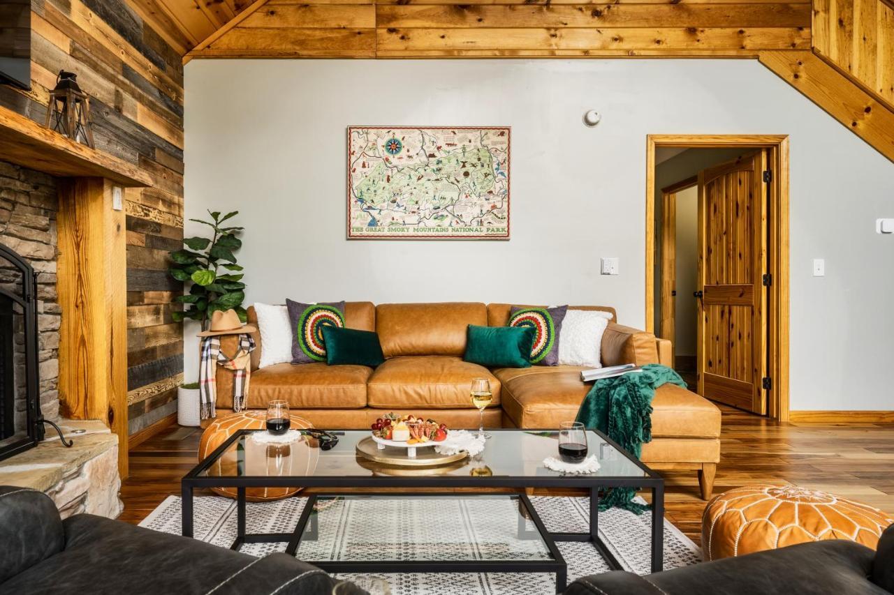 Mountainside - New Luxury Cabin-Fire Table-Hot Tub-3 Pools-Ps5-Bears Gatlinburg Exterior foto