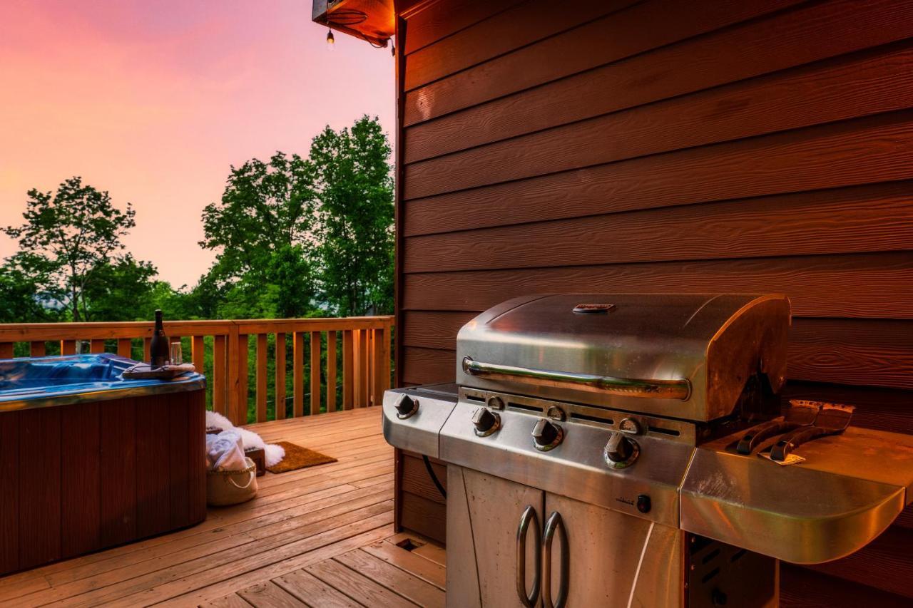 Mountainside - New Luxury Cabin-Fire Table-Hot Tub-3 Pools-Ps5-Bears Gatlinburg Exterior foto