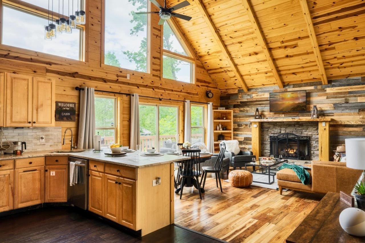 Mountainside - New Luxury Cabin-Fire Table-Hot Tub-3 Pools-Ps5-Bears Gatlinburg Exterior foto