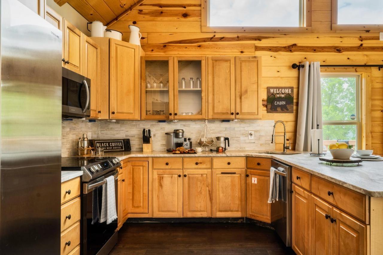 Mountainside - New Luxury Cabin-Fire Table-Hot Tub-3 Pools-Ps5-Bears Gatlinburg Exterior foto